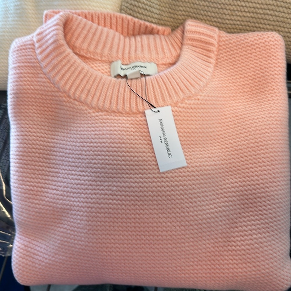 Banana Republic Women's Pink Crew Neck Sweater